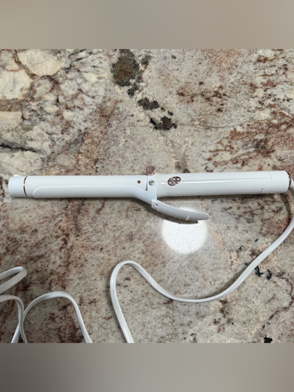 T3 1 Inch Micro Curling Iron White and Rose Gold - Picture 2 of 13